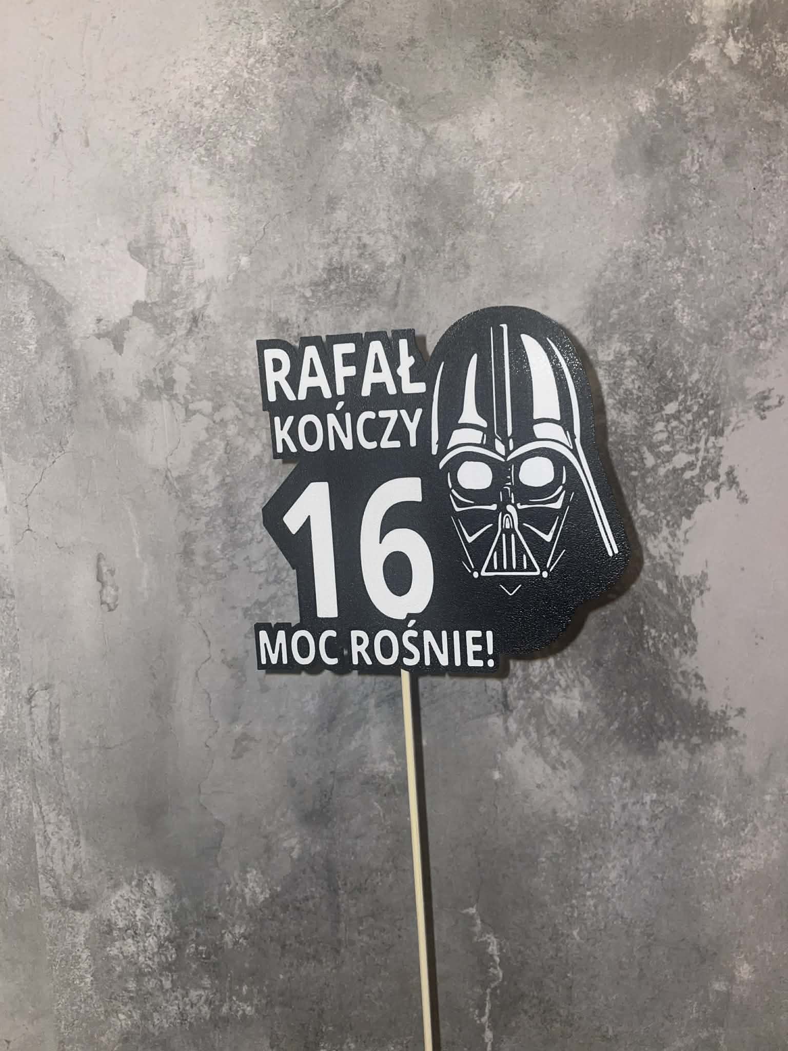 Topper na tort – Darth Vader Personalizowany (Imię + Wiek)